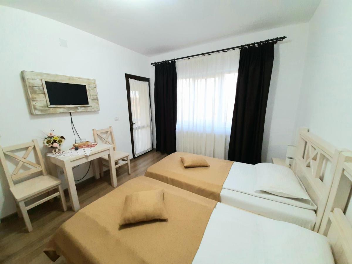 Dor de Casa Hotel Doljesti Buitenkant foto