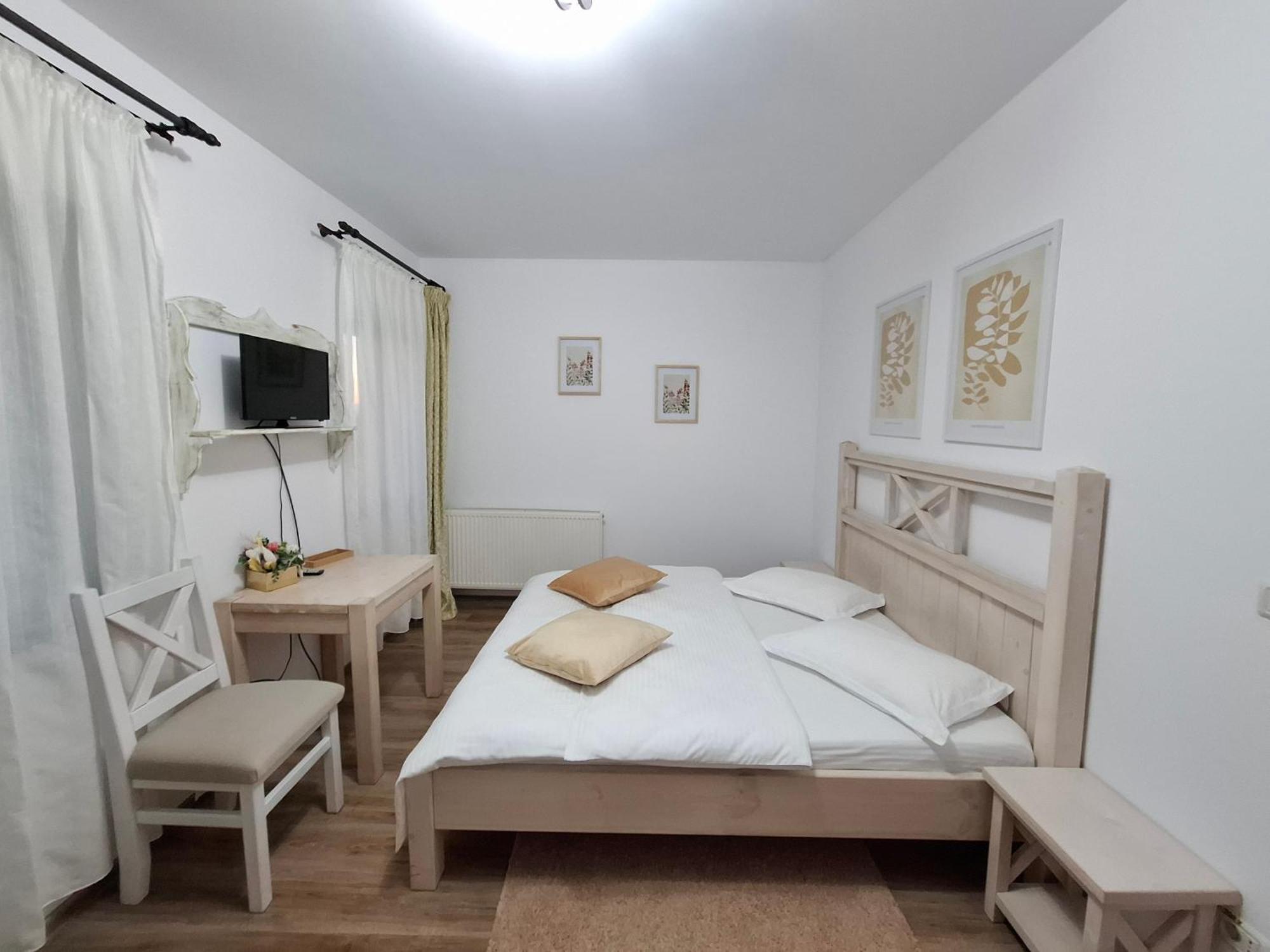 Dor de Casa Hotel Doljesti Buitenkant foto